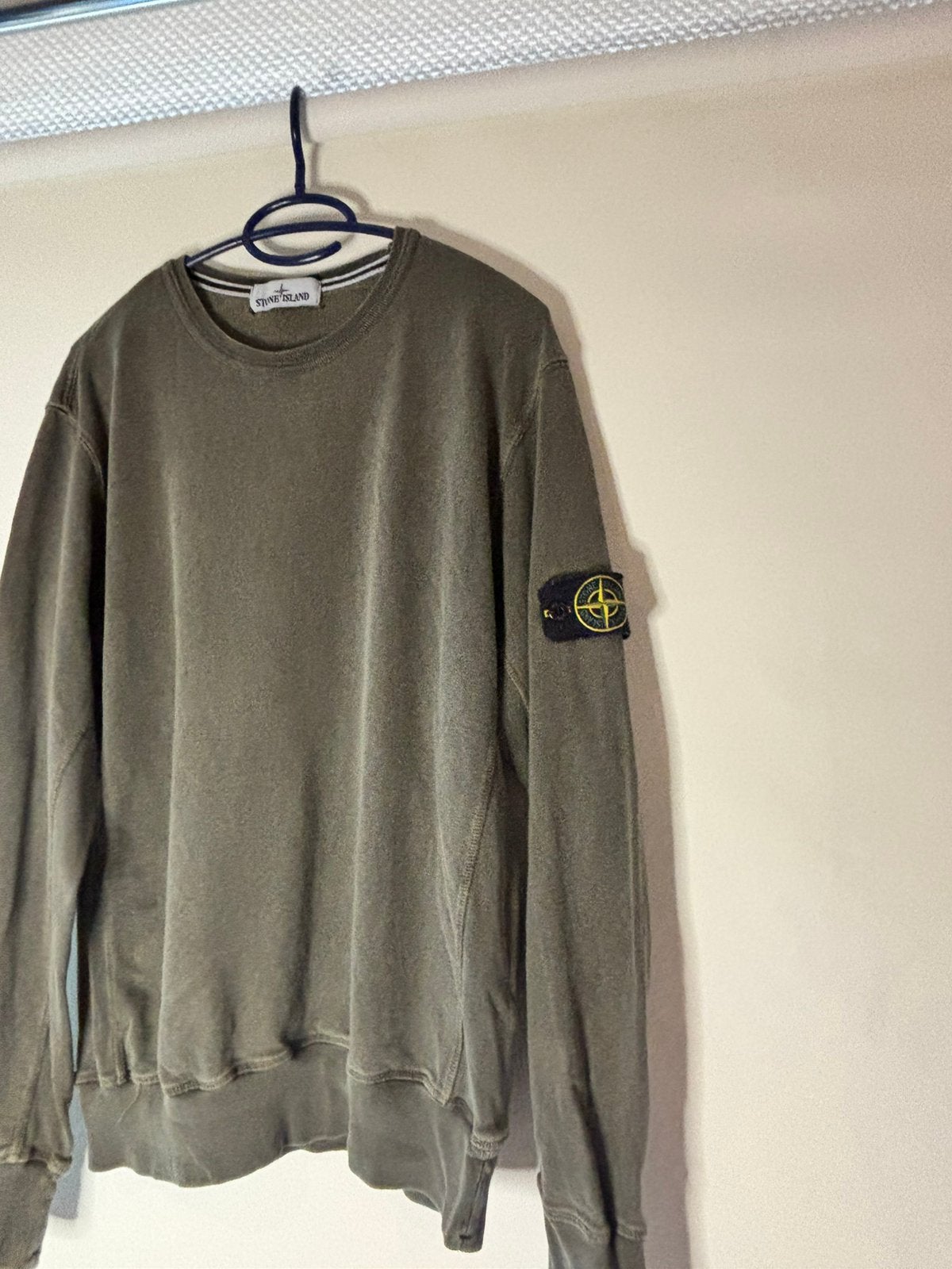 Stone island shirt met embleem. Xl, Kleding | Heren, Ophalen of Verzenden, Zo goed als nieuw, Maat 56/58 (XL), Grijs