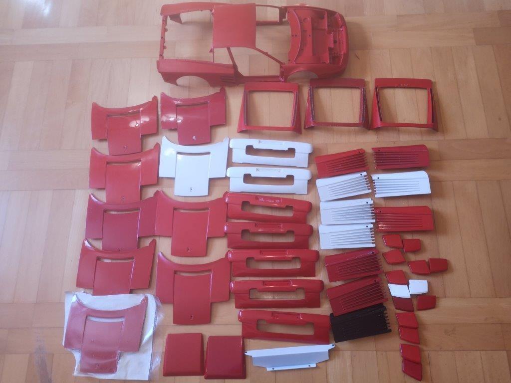 Metalen delen F40 en Testarossa Pocher 1/8 verschillende stu, Ophalen of Verzenden, Zo goed als nieuw, 1:5 t/m 1:8, Auto