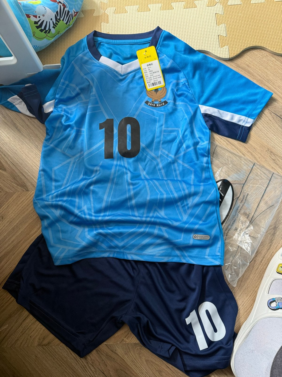 Nieuw kinder voetbaltenue maat XS blauw met shorts, Ophalen of Verzenden, Nieuw, Jongen of Meisje, Zwembroek