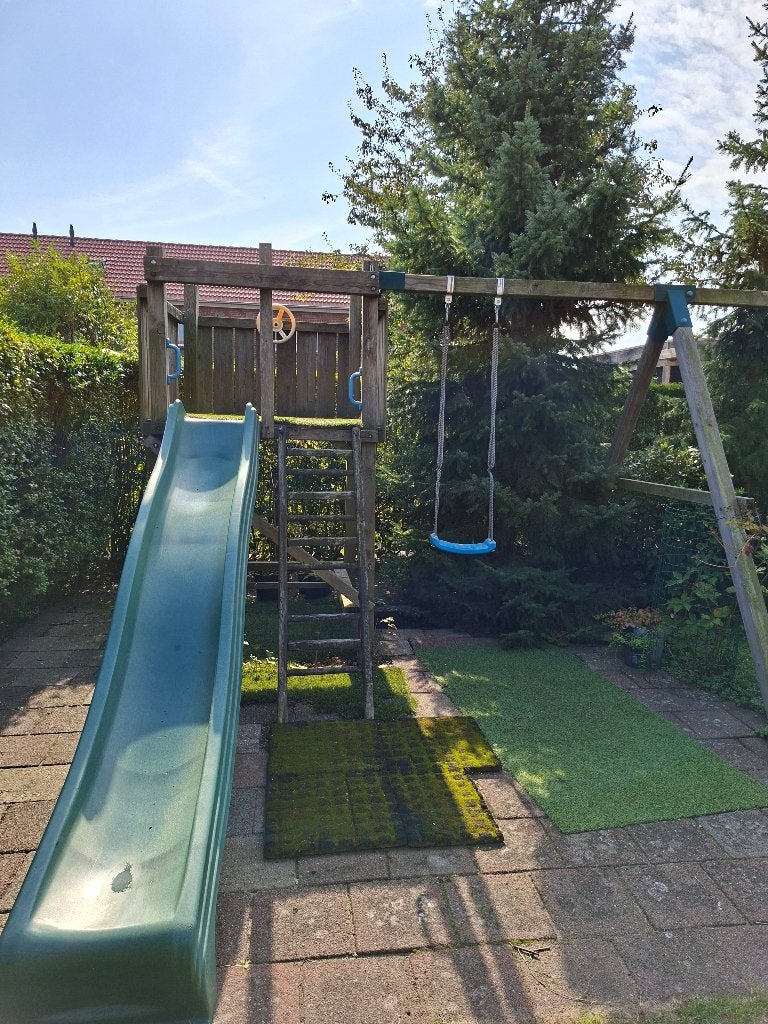 Houten klimtoren met glijbaan en schommel, Ophalen, Gebruikt, Glijbaan