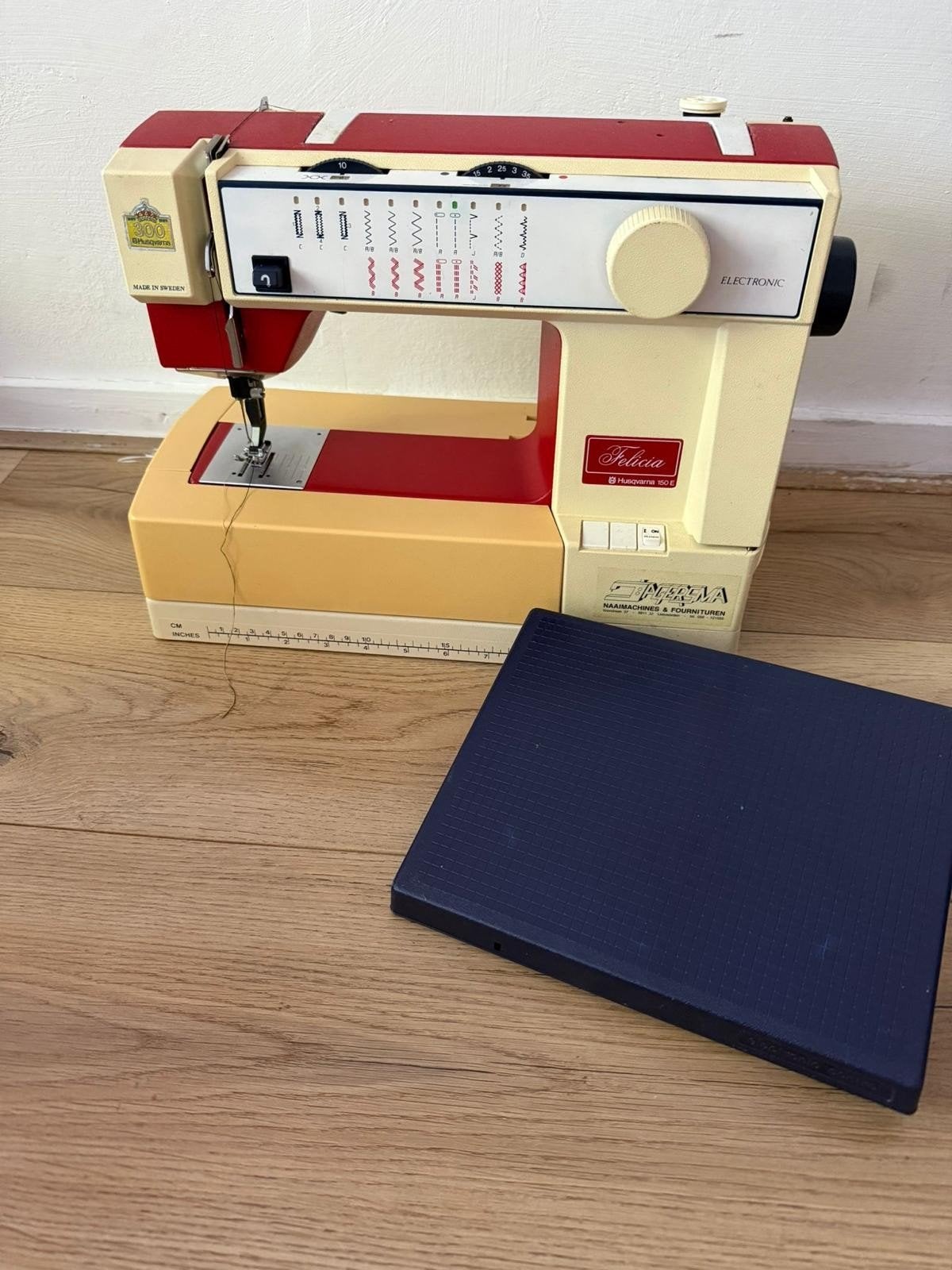 Husqvarna 6010 Felicia Naaimachine met accessoires, Hobby en Vrije tijd, Ophalen, Gebruikt, Naaimachine, Husqvarna