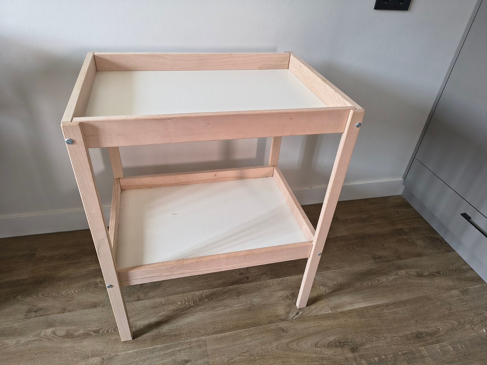 SNIGLAR commode IKEA - nette staat, Minder dan 75 cm, 50 tot 70 cm, Zo goed als nieuw, Voetruimte