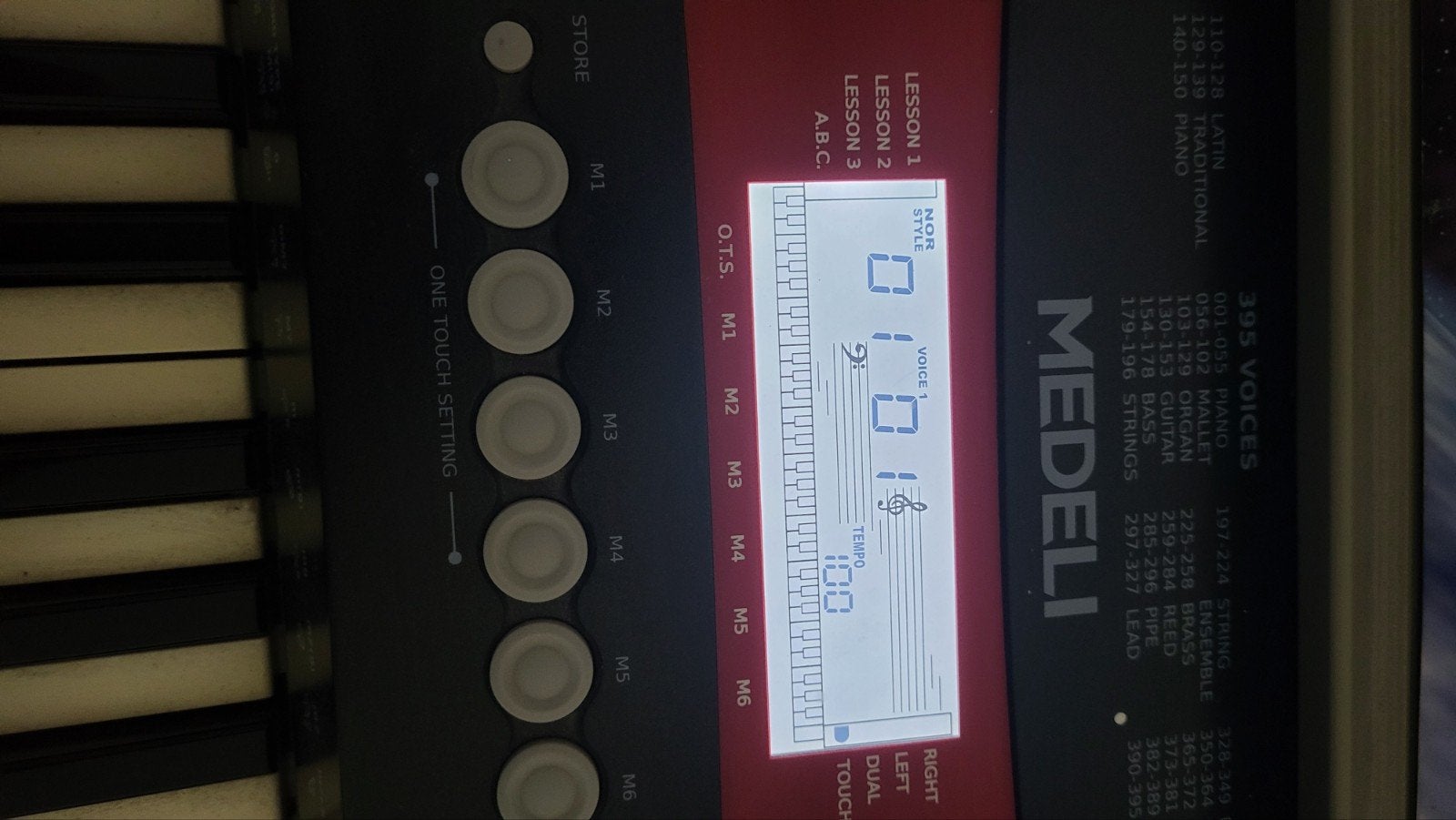 Foto 4 van Compleet Medeli M30 Keyboard – Inclusief Standaard