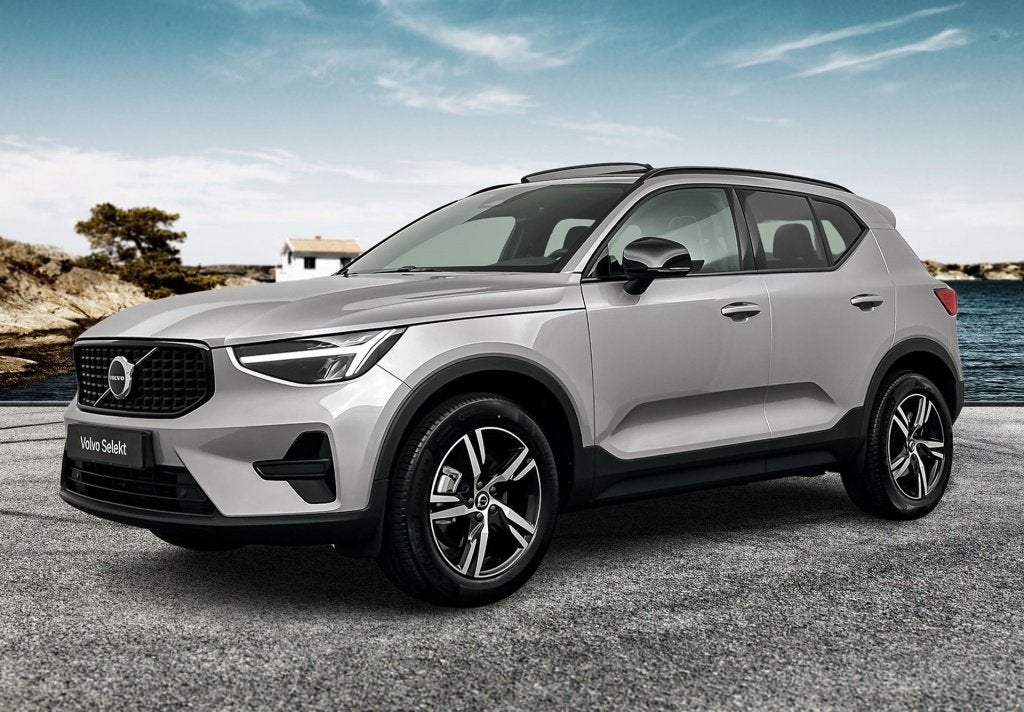 Volvo XC40 B4 197PK Plus Dark| Pano| Trekhaak| Camera| Elek., Auto's, Dealer onderhouden, Gebruikt, 4 cilinders, Bedrijf