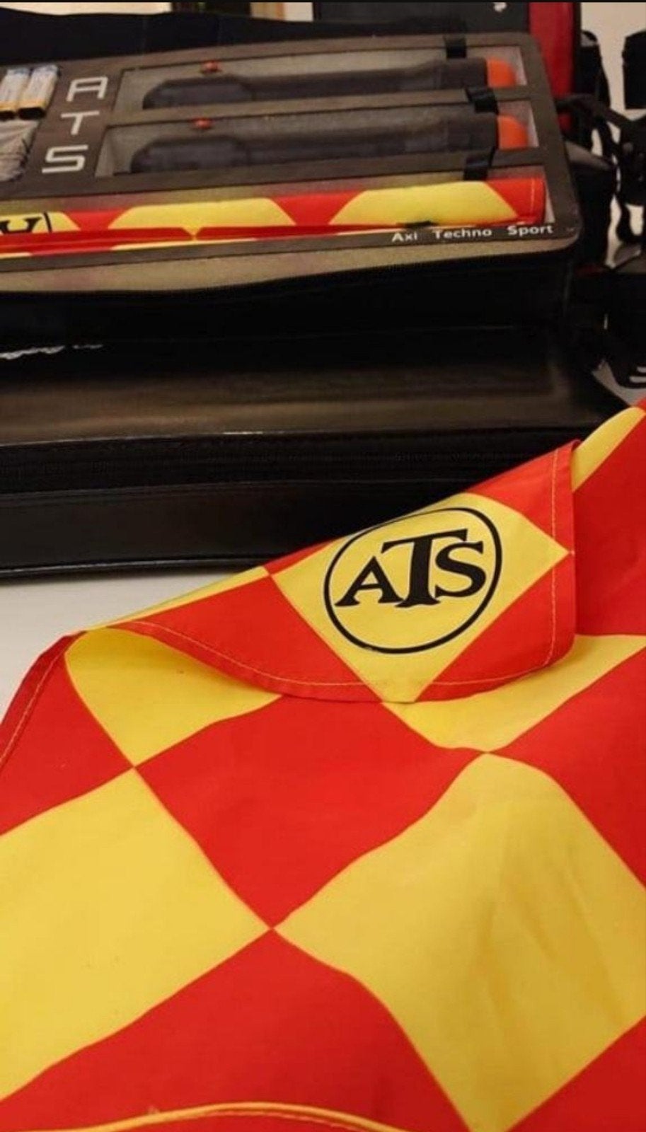 ATS Electronic Referee Flags- piepvlaggen, Maat L, Ophalen of Verzenden, Nieuw, Set