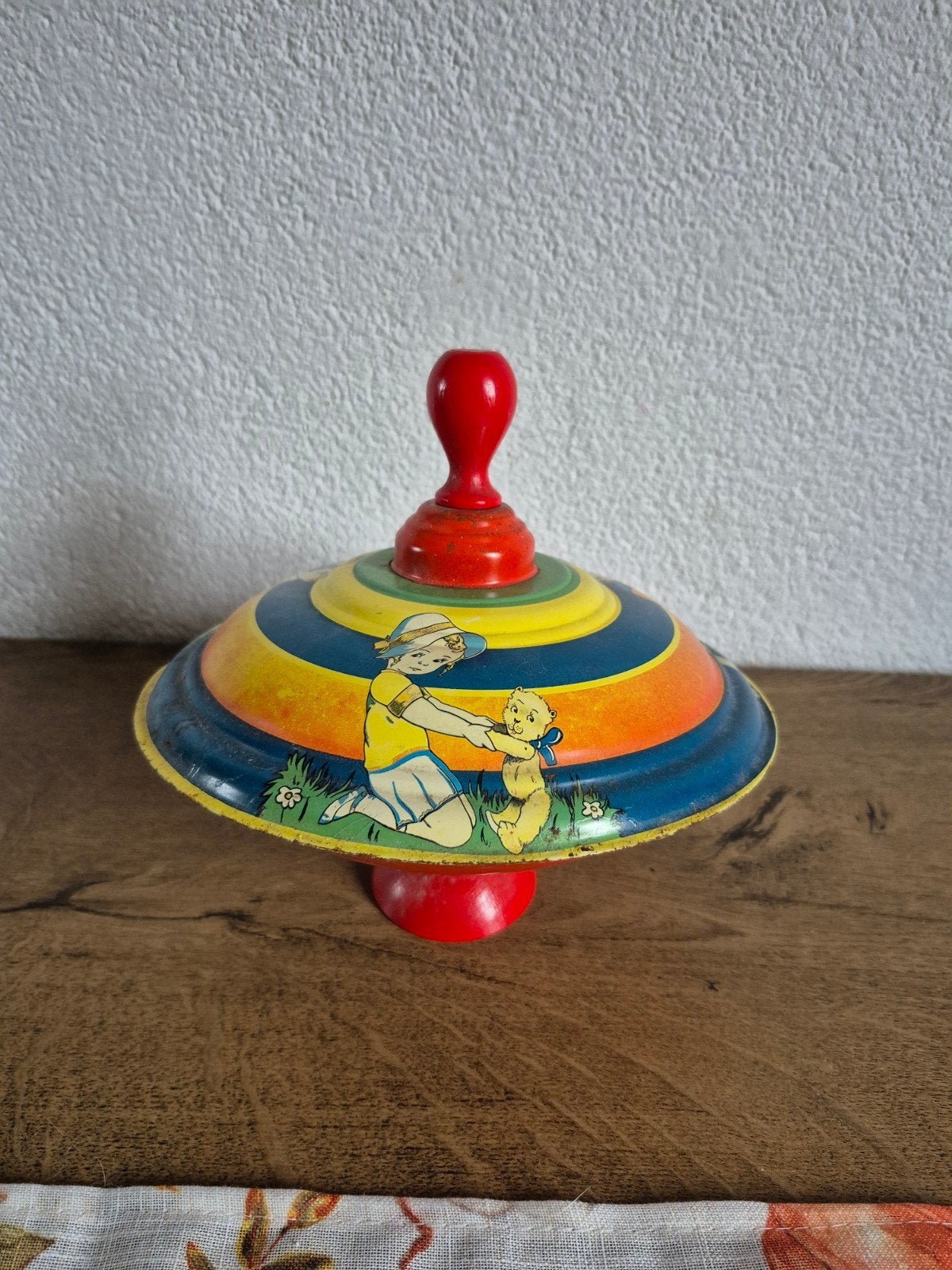 Vintage blikken tol met kind en teddybeer afbeelding, Ophalen of Verzenden, Gebruikt