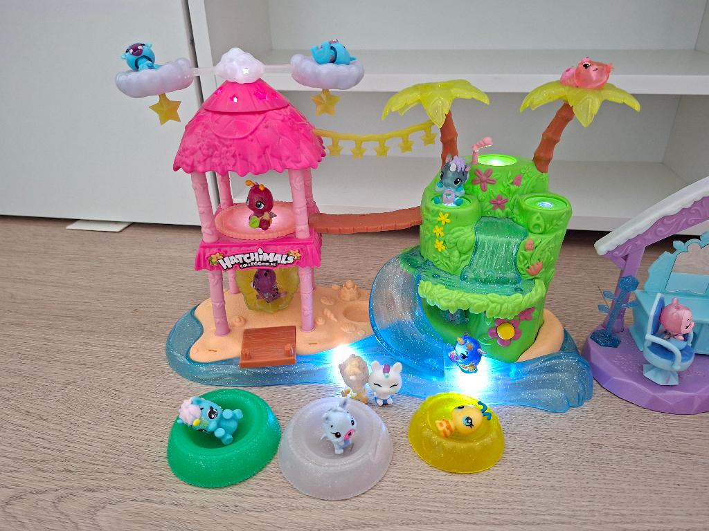 Hatchimals 2 setjes en veel losse beestjes, Ophalen of Verzenden, Gebruikt, Jongen of Meisje