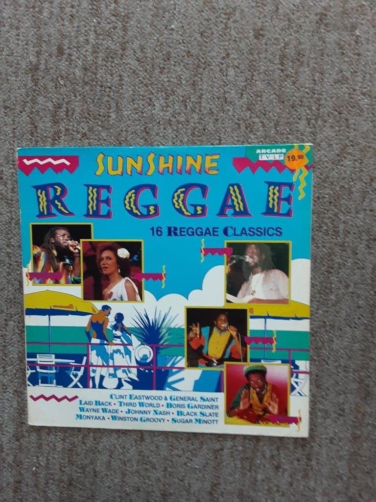 vinyl lp Sunshine Reggae (16 reggae classics), LP, Gebruikt, Overige genres, Ophalen of Verzenden