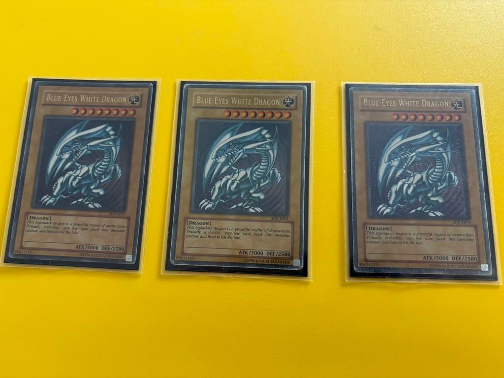Yugioh Blue eyes white dragon SDK playset, Ophalen of Verzenden, Zo goed als nieuw, Meerdere kaarten, Foil