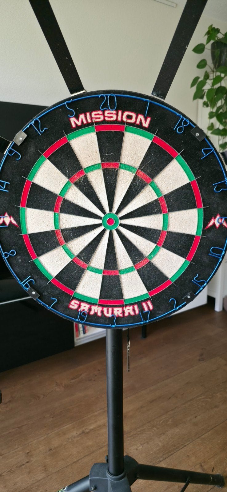 Complete dartset – Mission Samurai II + Winmau verlichting +, Ophalen, Gebruikt, Dartbord met pijlen