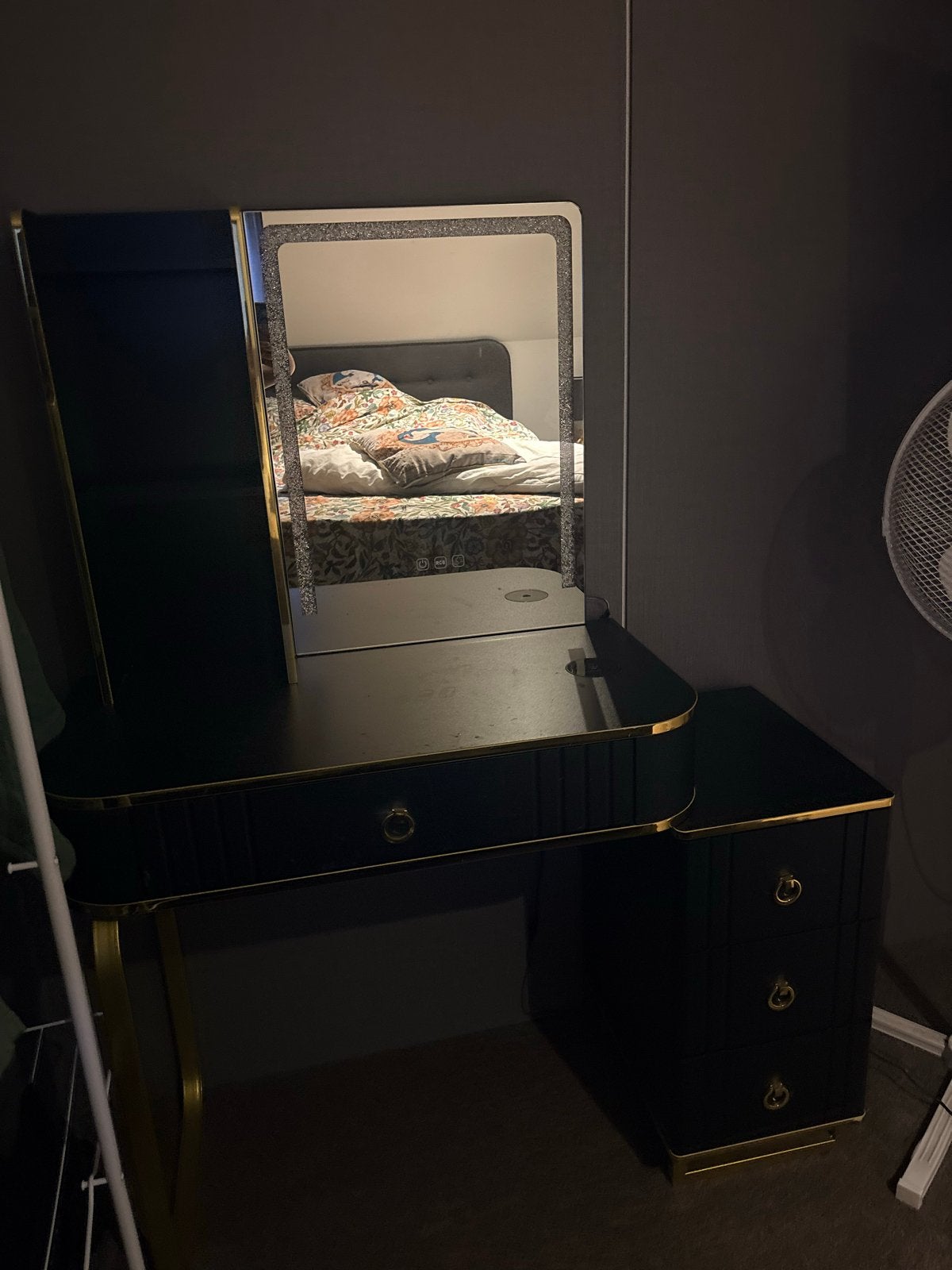 Zwarte make-up tafel met spiegel en verlichting, Huis en Inrichting, Tafels | Kaptafels, Ophalen, Gebruikt, Hout, 100 tot 150 cm
