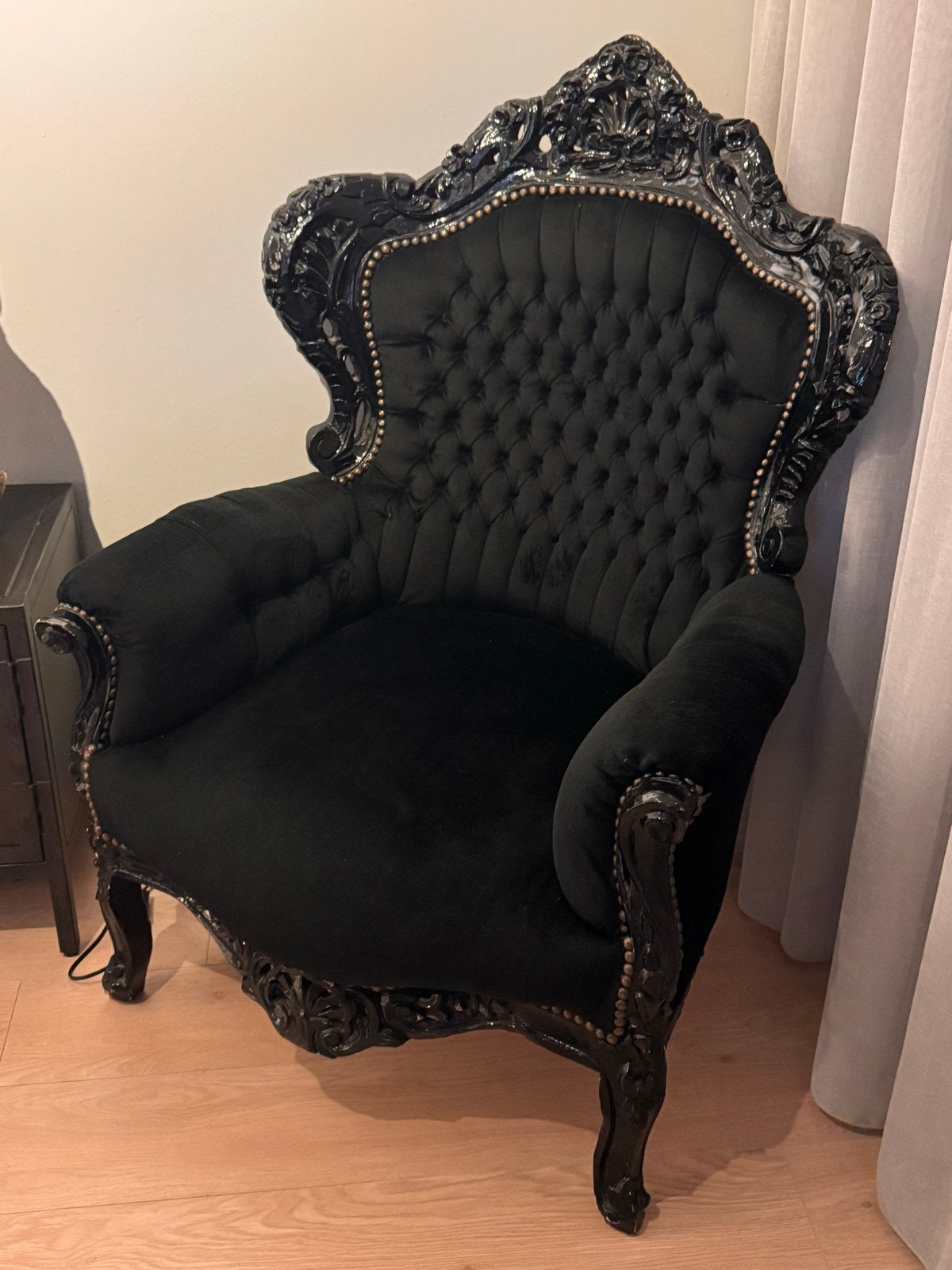 Barokke Zwarte Fluweel Fauteuil - Elegante Blikvanger, Ophalen