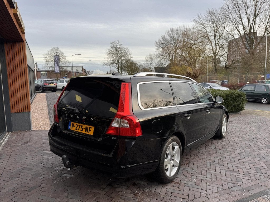 Volvo V70 3.2 Momentum youngtimer Leer Navi Memory, Auto's, Volvo, 238 pk, Zwart, 93 €/maand, Euro 4