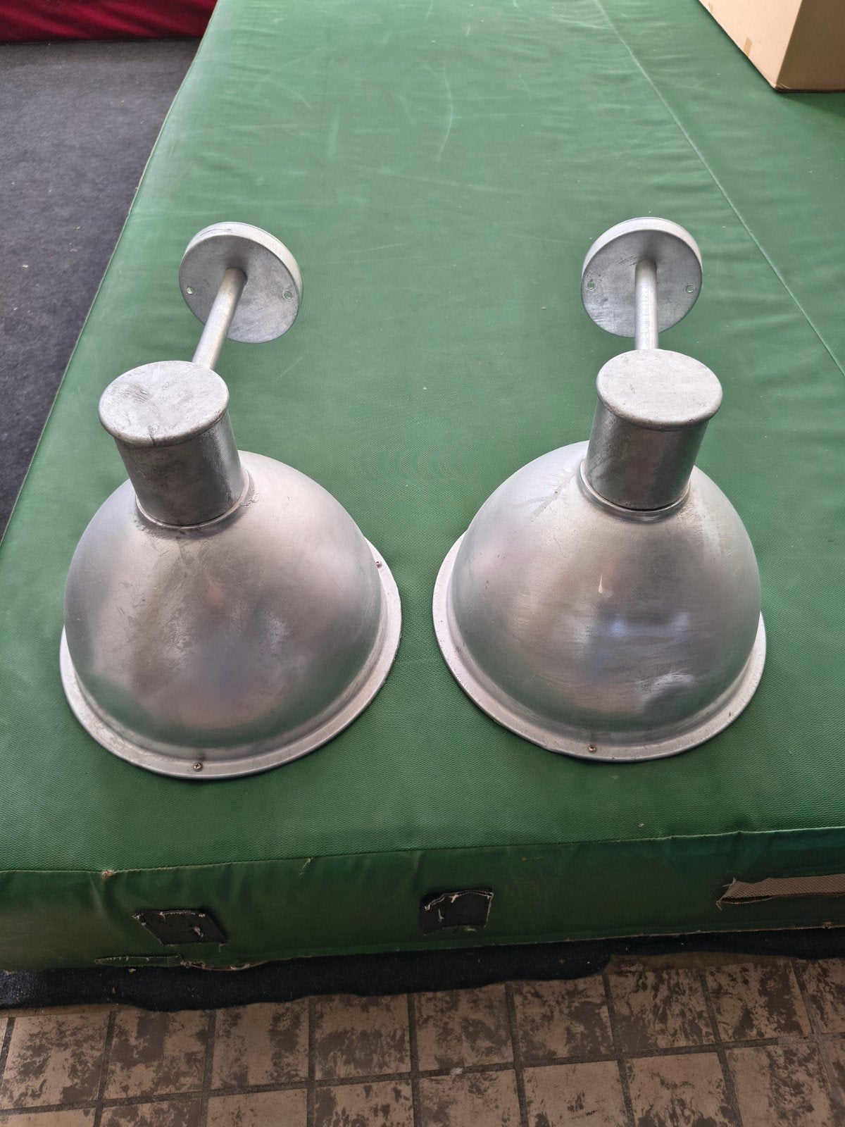 buitenlamp 2x, Ophalen, Netvoeding, 50 tot 250 watt, Wandlamp