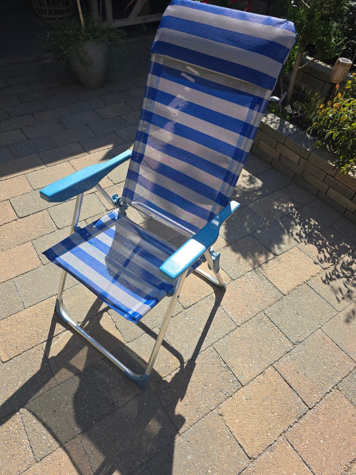 Verstelbare strandstoel / campingstoel blauw-grijs gestreept, Ophalen of Verzenden, Gebruikt, Metaal, Inklapbaar