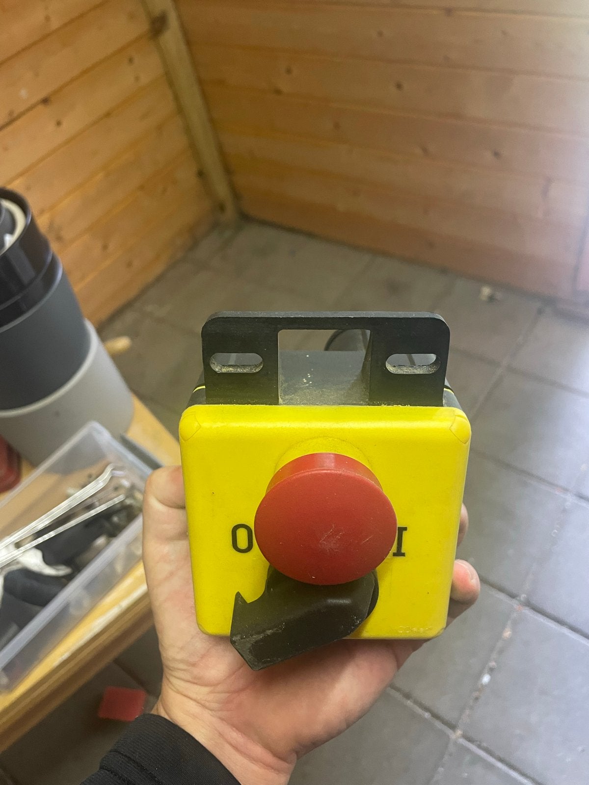 Noodstop schakelaar - Geel met rode knop, Ophalen of Verzenden
