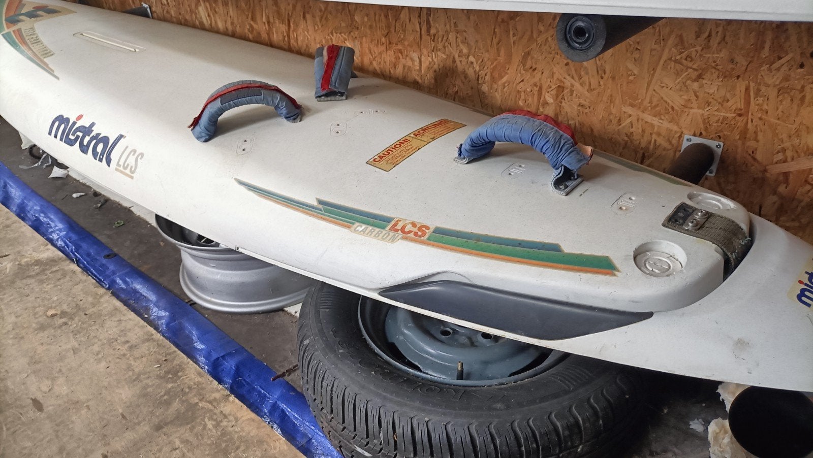 Windsurfplanken: Mistral en Bic, Ophalen, Met voetbanden, Gebruikt, Plank