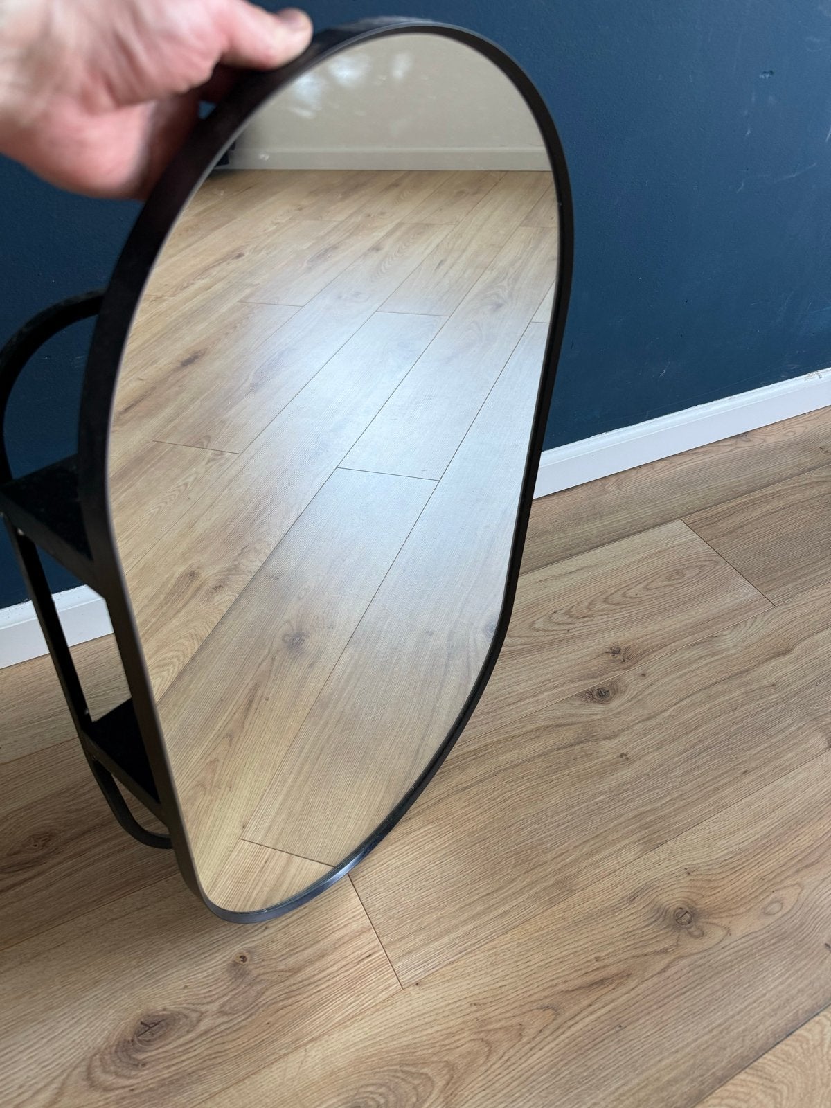 Ovale spiegel - Zwart metaal, Huis en Inrichting, Woonaccessoires | Spiegels, Ophalen, Minder dan 50 cm, 100 tot 150 cm, Zo goed als nieuw
