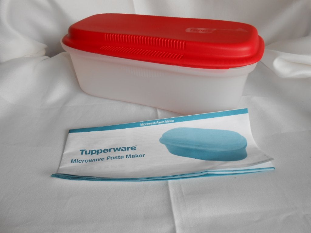 Tupperware Pastamaker 1,9L Rood deksel NIEUW, Overige typen, Nieuw, Ophalen of Verzenden, Met deksel