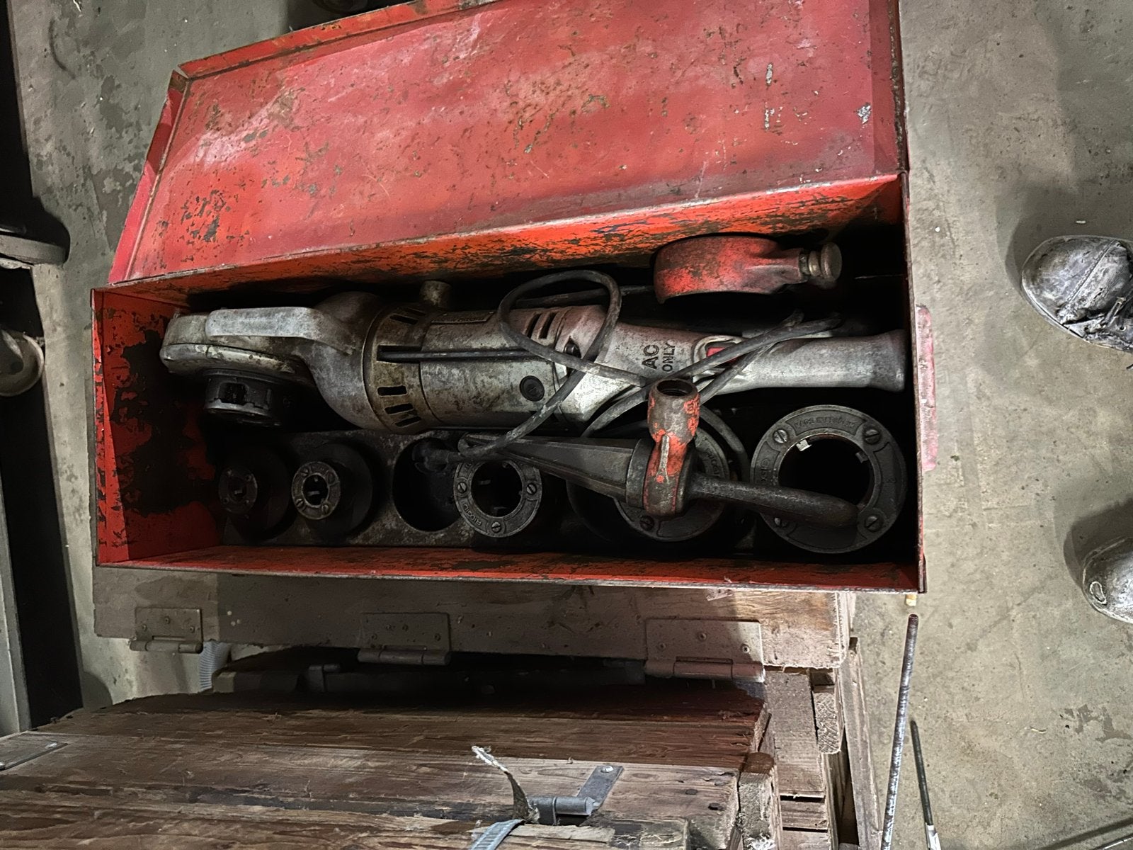 Ridgid Zwaar Model Draadsnijmachine met Koffer, Ophalen of Verzenden, Gebruikt