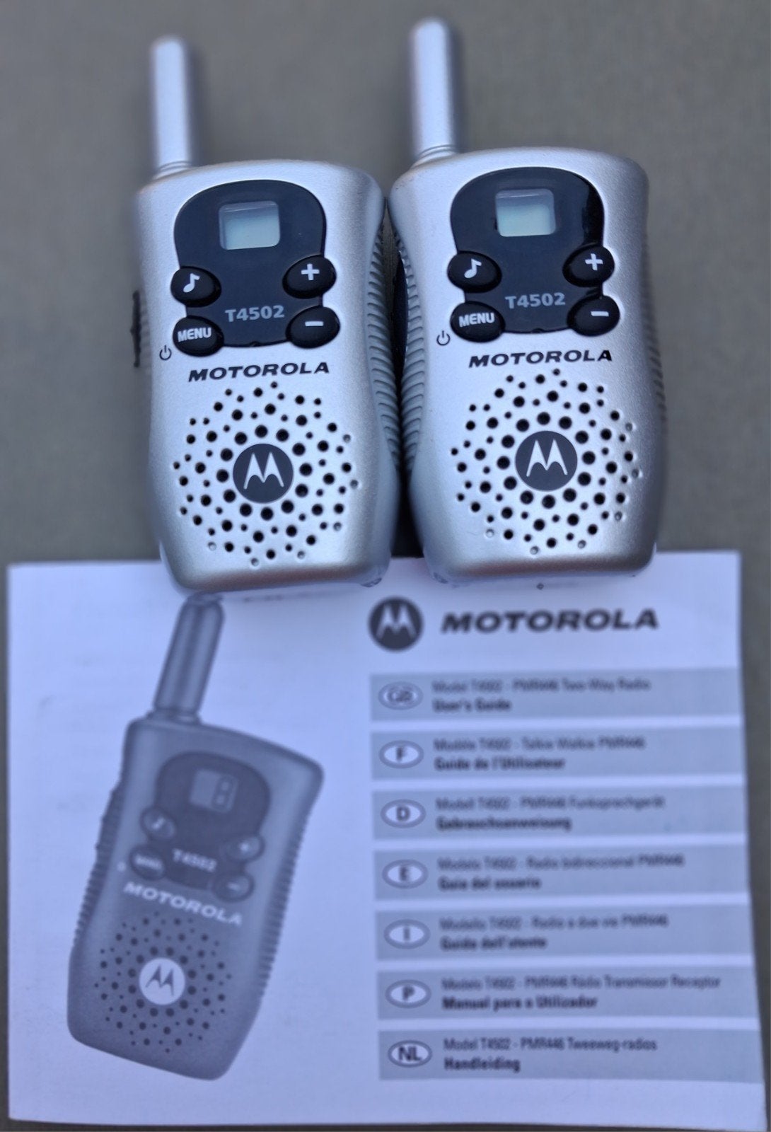 Motorola T4502 Walkie Talkie Set - Zo goed als nieuw, Ophalen of Verzenden, Zo goed als nieuw, 2 to 5 km, Portofoon of Walkie-talkie