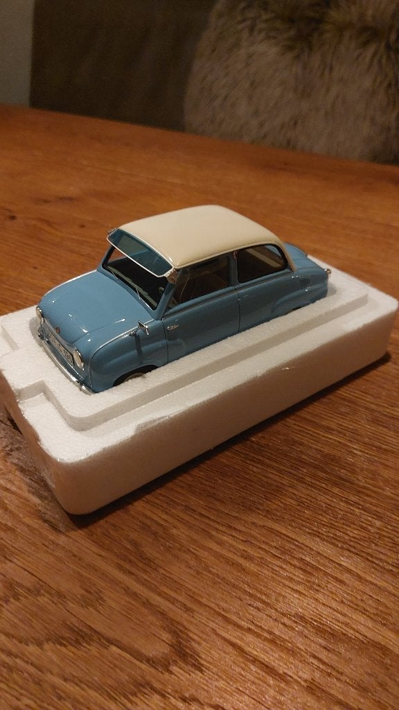 Goggomobil T250 1:18 Schuco, Ophalen of Verzenden, Zo goed als nieuw, Auto, Overige merken