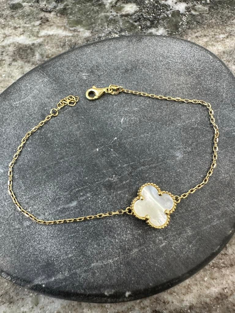 18k Gouden Klavertje Armband met Parelmoer, Sieraden, Tassen en Uiterlijk, Armbanden, Ophalen of Verzenden, Nieuw, Goud, Met edelsteen