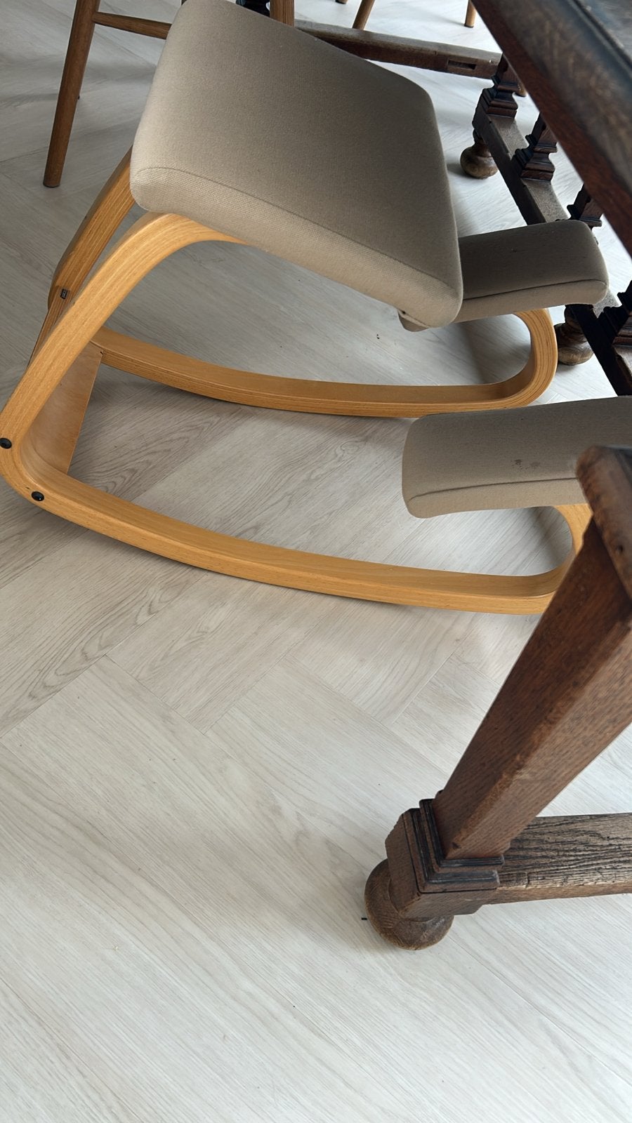 Ergonomische Stokkestoel - Beige, Huis en Inrichting, Stoelen, Ophalen, Gebruikt, Overige kleuren, Eén