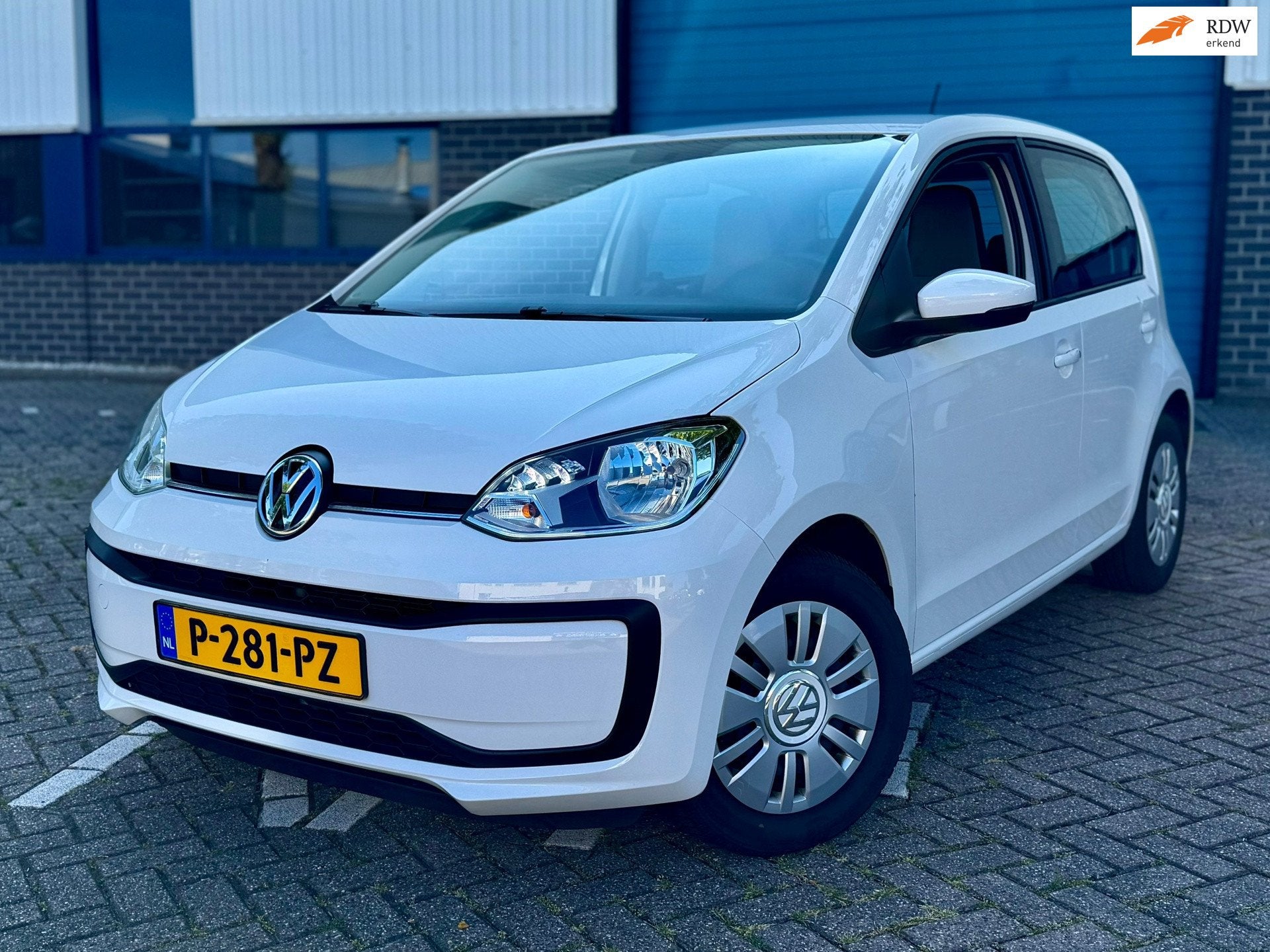 Volkswagen Up! 1.0 BMT move up! * AIRCO * 5 DEURS *, Voorwielaandrijving, Gebruikt, Wit, Handgeschakeld