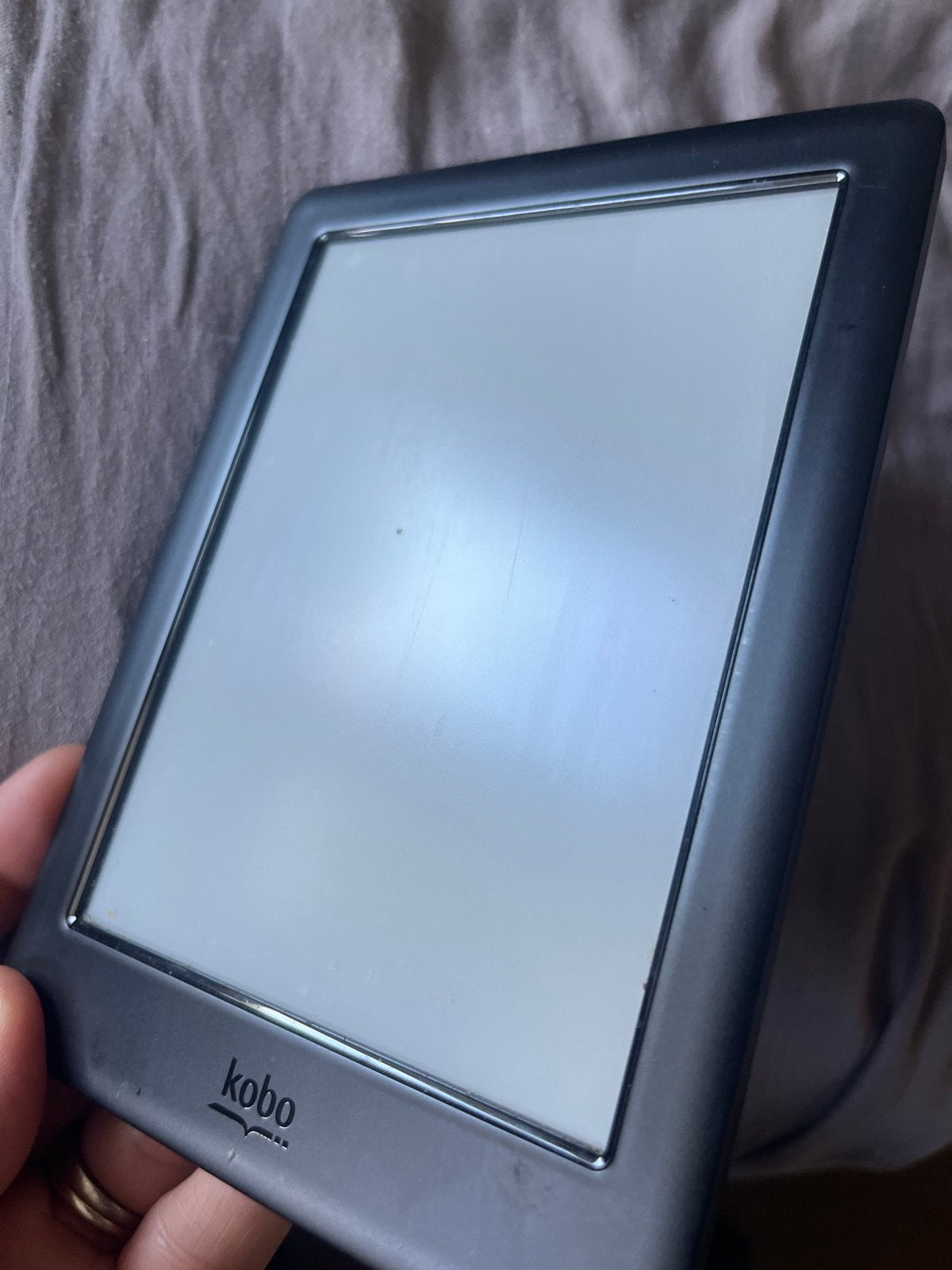 Kobo glo e-reader met hoesje - defect usb contact, Ophalen of Verzenden, 4 GB of minder, Niet werkend, Touchscreen