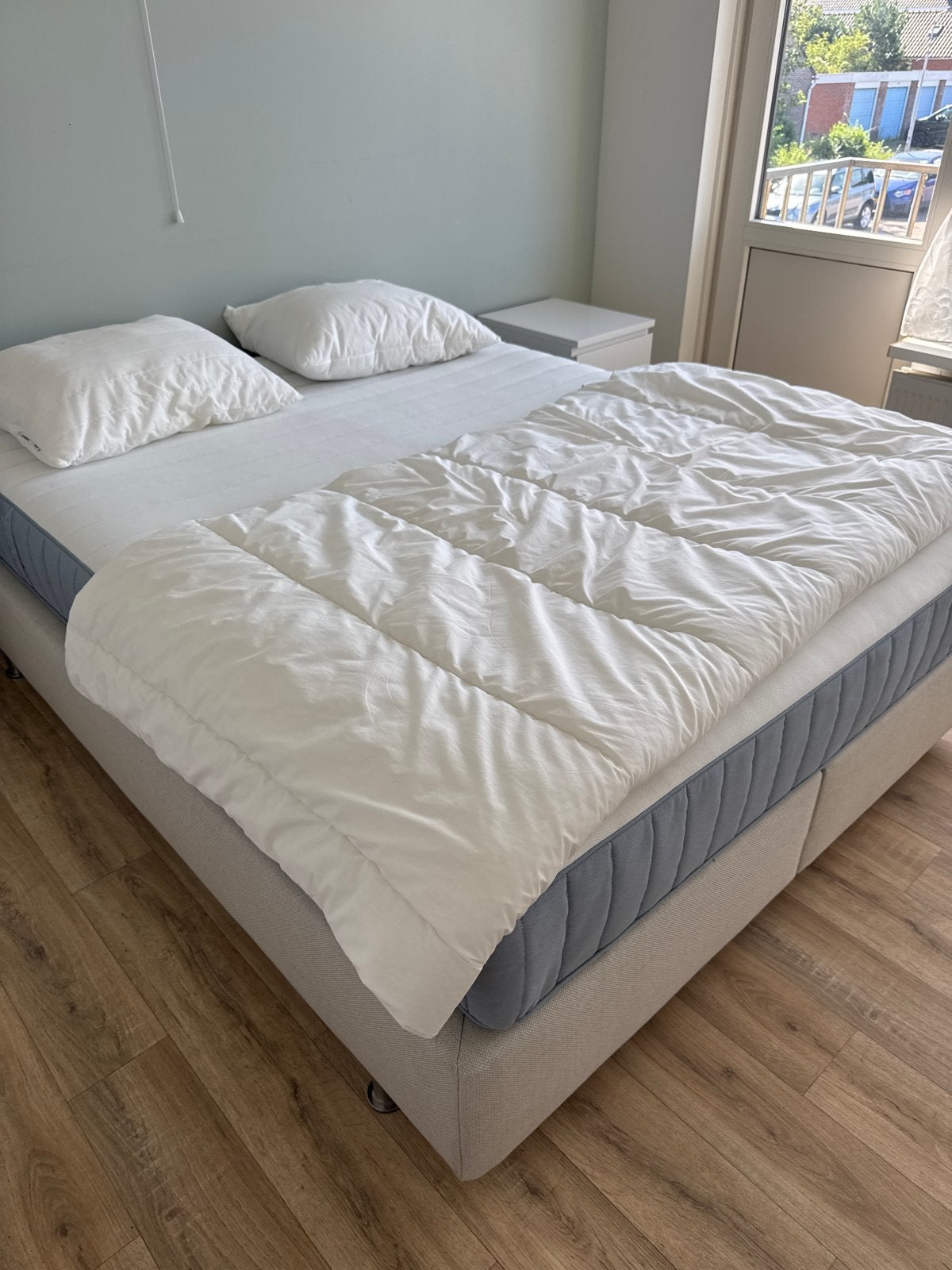 GRATIS: Verschillende bedden met nieuwe matrassen en ladekas, Ophalen, Beige, Tweepersoons, Zo goed als nieuw