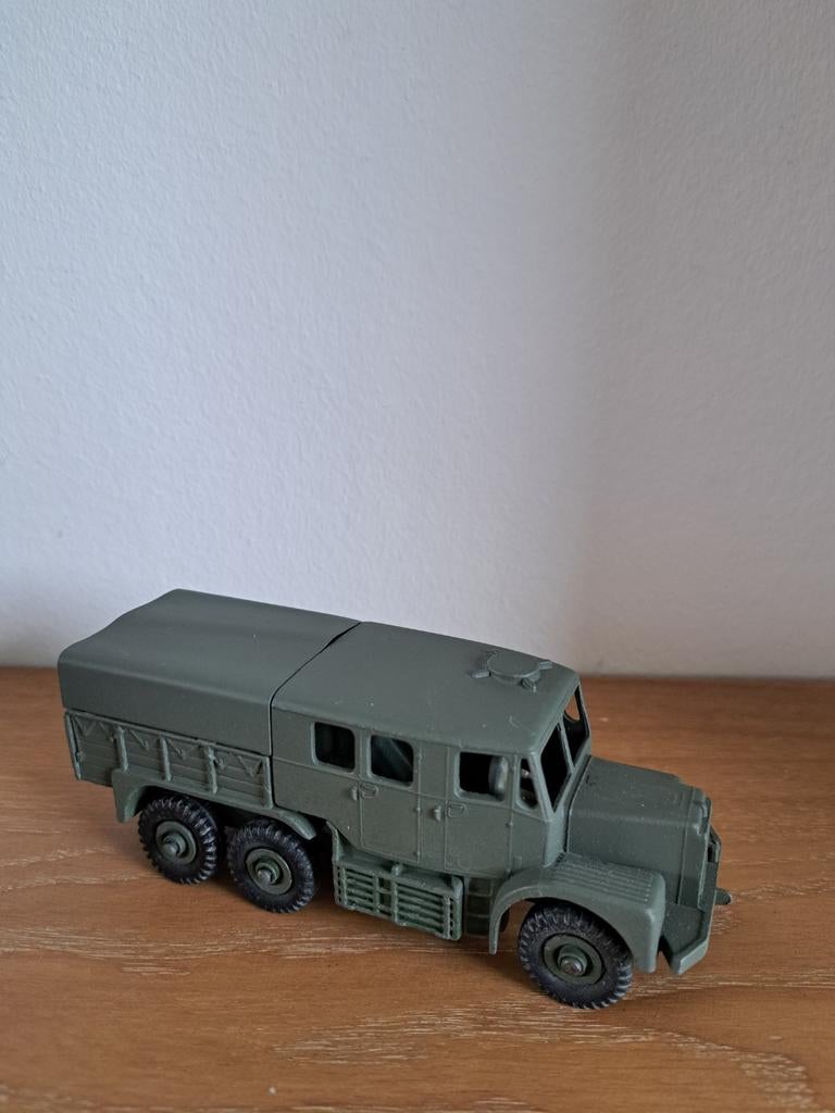 Dinky Toys medium artillery tractor 689, Ophalen of Verzenden, Gebruikt, Bus of Vrachtwagen, Overige merken