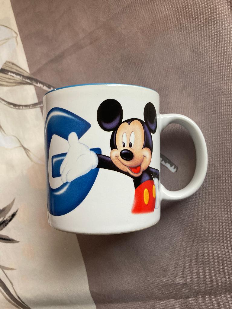 Leuke Mickey Mouse Disney mok ( Disneyland parijs ) letter G, Verzamelen, Disney, Zo goed als nieuw, Servies, Mickey Mouse, Ophalen of Verzenden