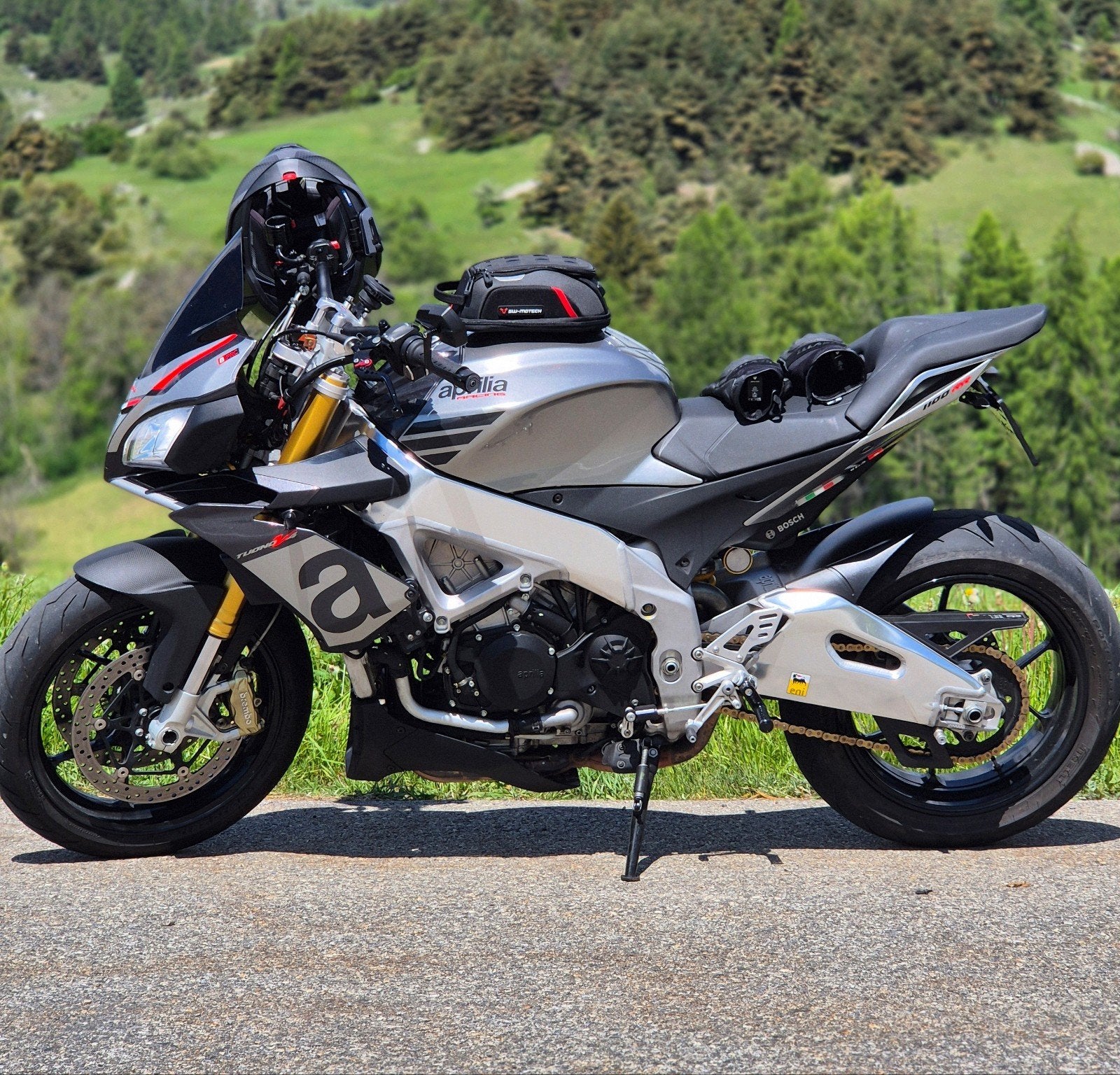 Aprilia Tuono V4R APRC, akrapovic, nieuwe achterband, 4 cilinders, Motorrijbewijs A, Meer dan 35 kW, LED Verlichting