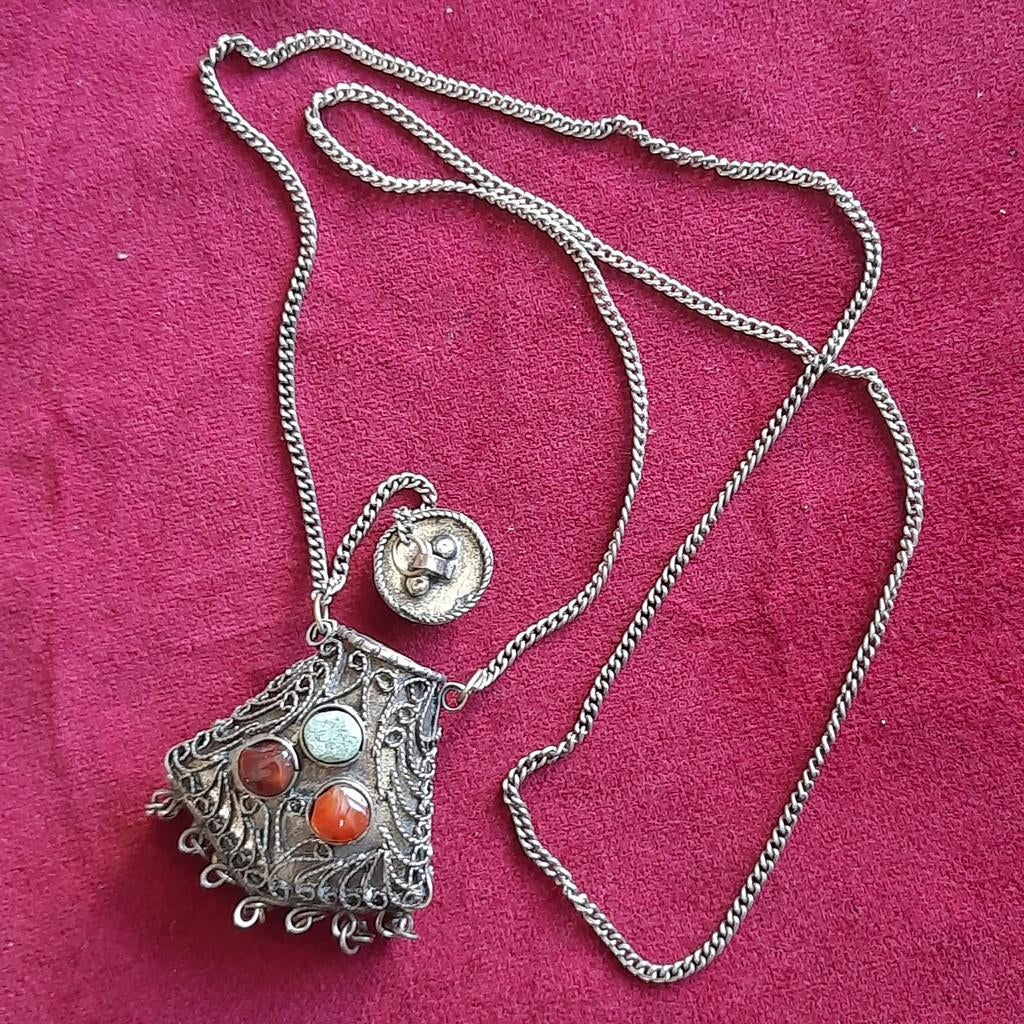 Oosters Medicijntasje met Agaath aan Ketting, Verzenden, Zilver, Overige materialen