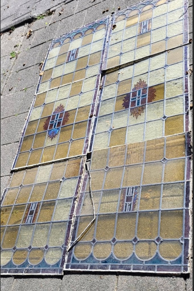 glas in lood uit klooster Nispen, Ophalen