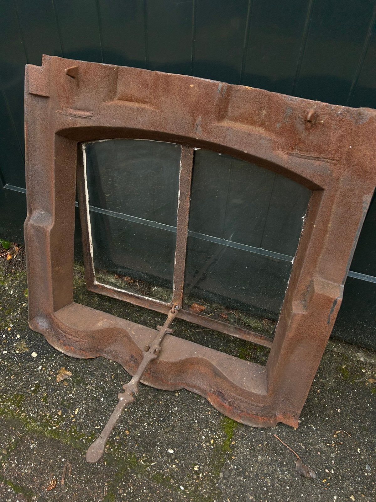 Gietijzeren dakraam met uitzetijzer, Doe-het-zelf en Verbouw, Glas en Ramen, Ophalen, Zo goed als nieuw, Dakraam, Minder dan 80 cm