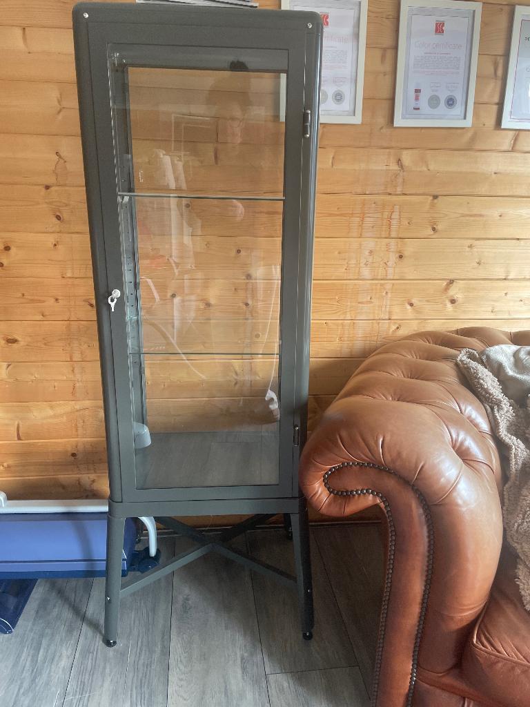 Ikea FABRIKÖR vitrinekast, Huis en Inrichting, Kasten | Vitrinekasten, Ophalen, 50 tot 100 cm, Zo goed als nieuw, Glas