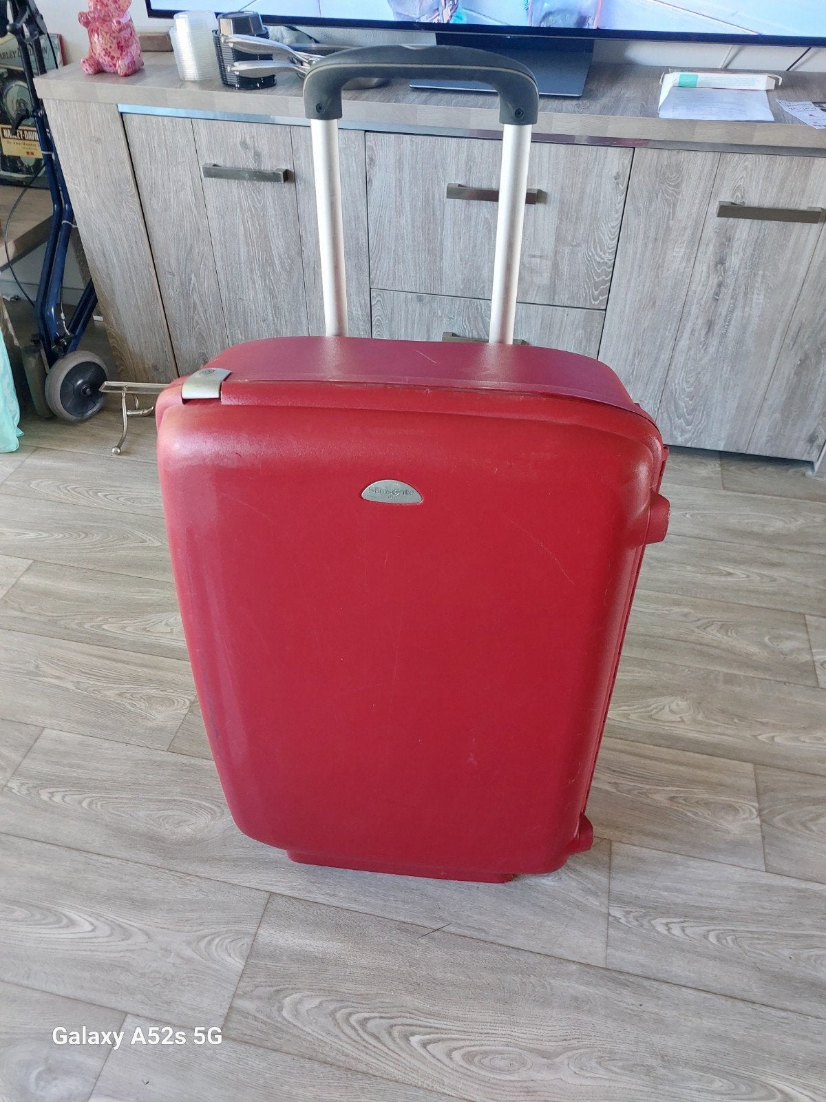 Grote rode SAMSONITE  koffer., Ophalen, Gebruikt, Hard kunststof, 70 cm of meer