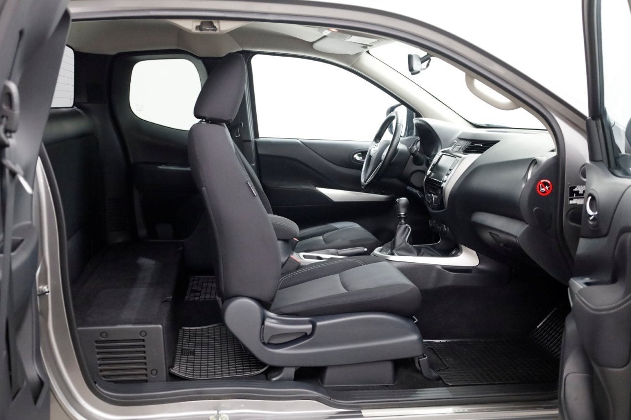 Nissan Navara 2.3 dCi 164pk N-Connecta King Cab 4x4 Camera/N, Auto's, Nissan, Gebruikt, 4 cilinders, Bedrijf, 2 stoelen