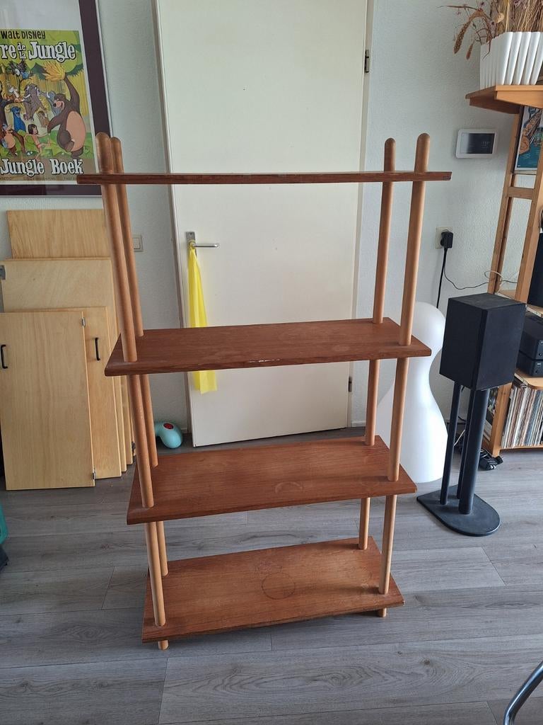 Stokkenkast met gebruikssporen, Ophalen, Gebruikt