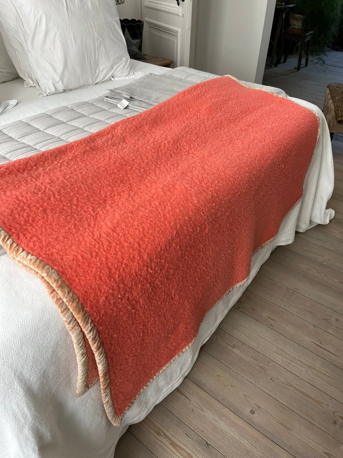 AUTHENTIEK VINTAGE DEKEN SOLE MIO WOL KORAALROOD BED, Overige maten, Ophalen of Verzenden, Rood, Deken of Dekbed