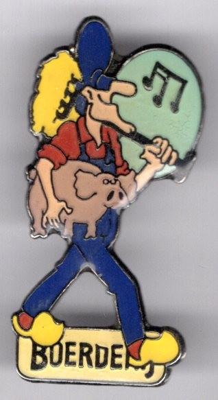 Boerderij boer met varken en gitaar PIN ( BLAD0_028 ), Verzamelen, Speldjes, Pins en Buttons, Verzenden, Zo goed als nieuw, Figuurtje
