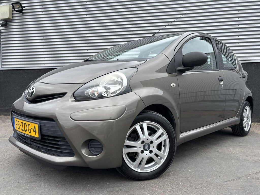 Toyota Aygo 1.0 VVT-i Comfort Airco / LM velgen / Keurige zu, Voorwielaandrijving, Euro 5, Stof, Gebruikt