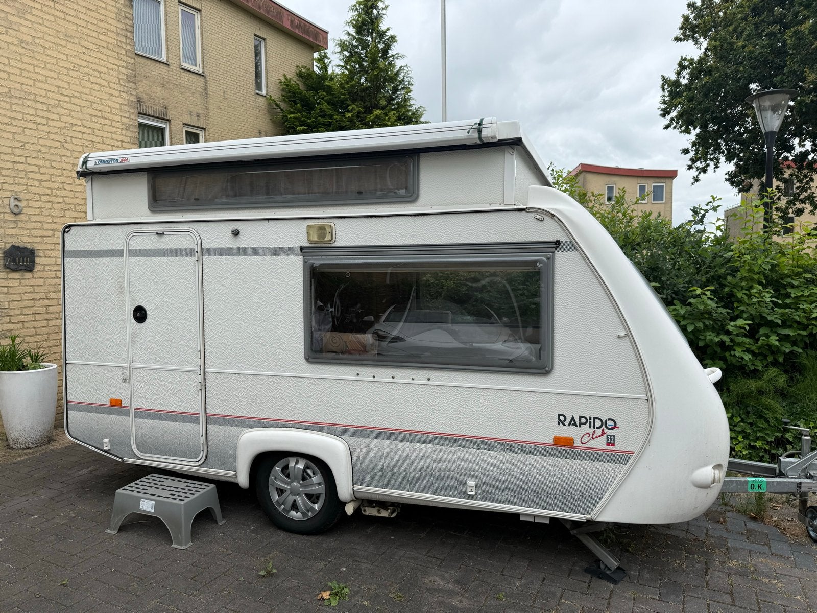 Rapido 32T hefdak caravan - Compact en compleet, Omvormbare zithoek, Treinzit, Tot en met 3, 4 tot 5 meter