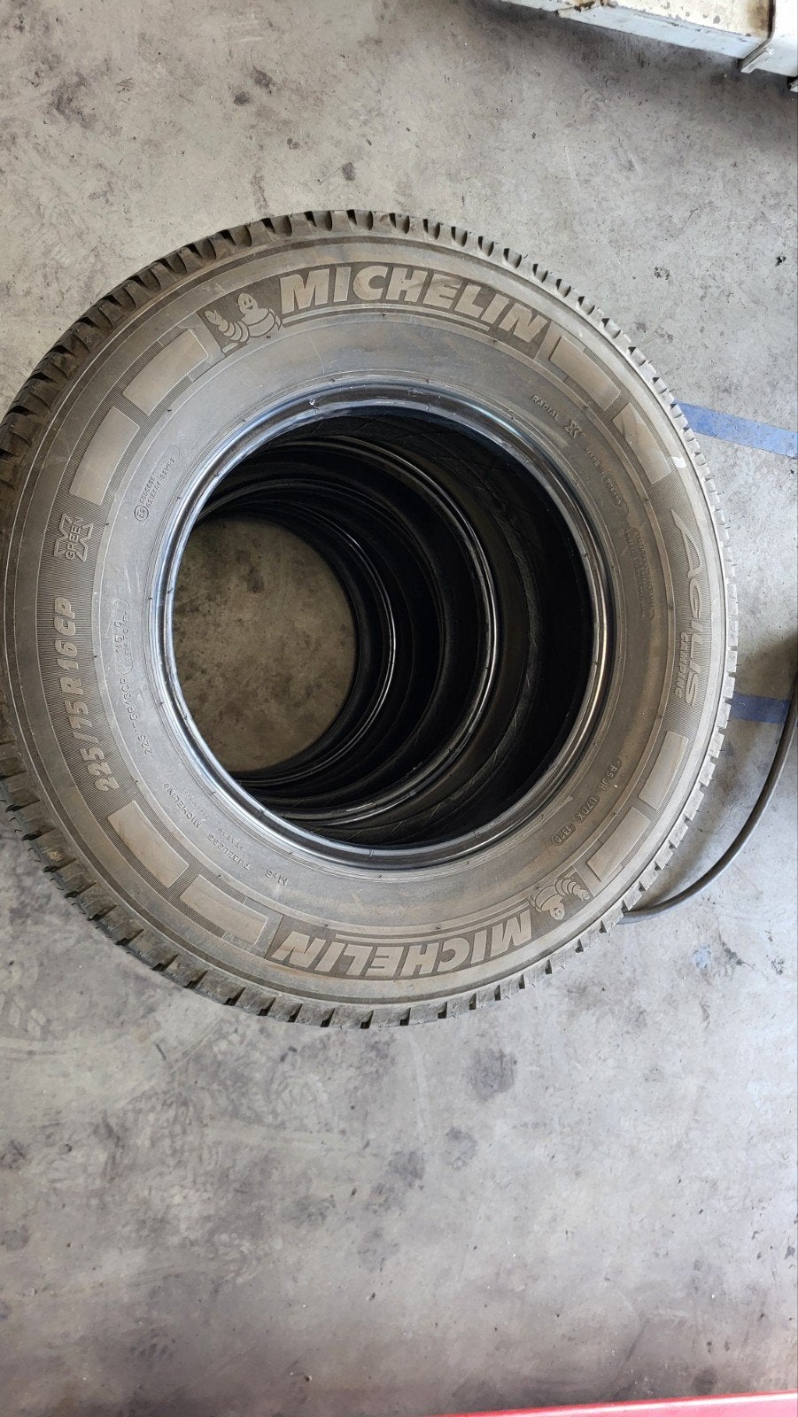 4x Michelin Agilis Camping 225/75R16CP 116Q (2020), Auto-onderdelen, Banden en Velgen, Ophalen, 16 inch, All Season, Band(en)