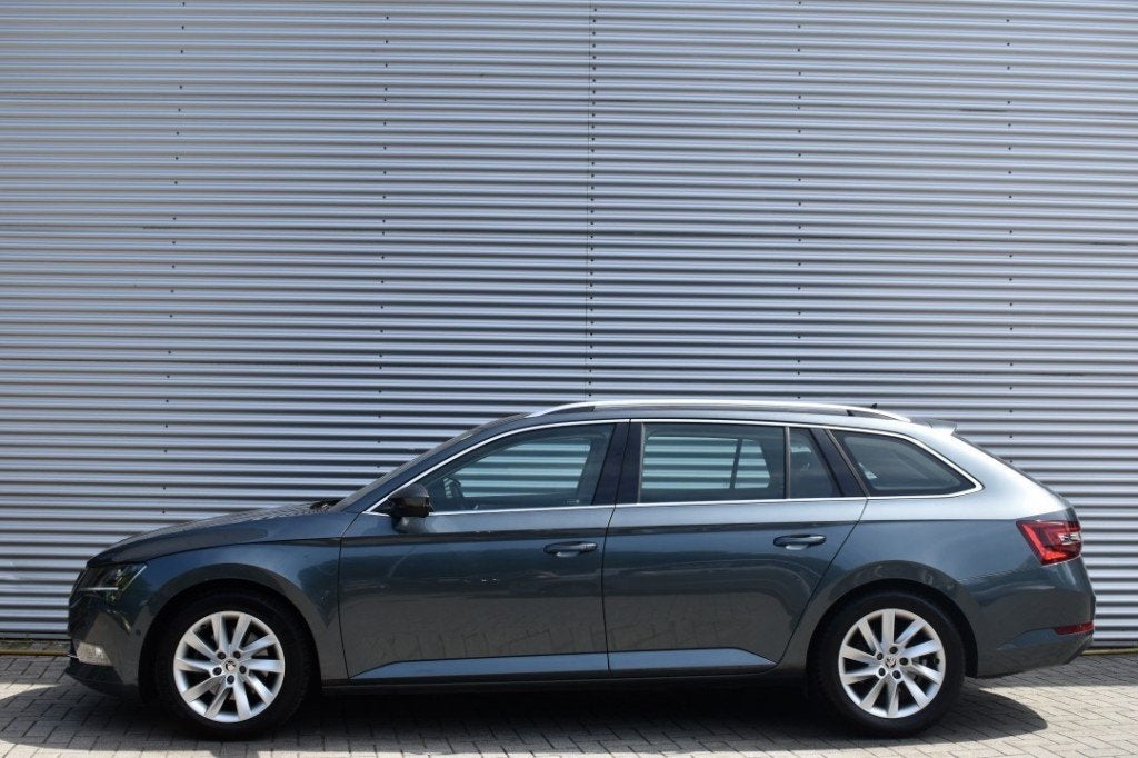 Skoda SUPERB COMBI 1.4 TSI DSG7 STYLE BUSINESS / P.DAK / EL., Auto's, Skoda, 730 kg, 4 cilinders, 150 pk, USB