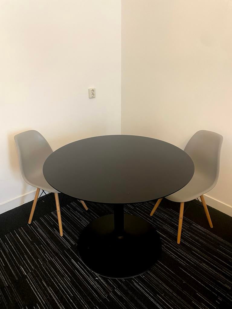 Sklum ronde eettafel, zwart, Huis en Inrichting, Tafels | Eettafels, Ophalen, 100 tot 150 cm, Rond, Zo goed als nieuw