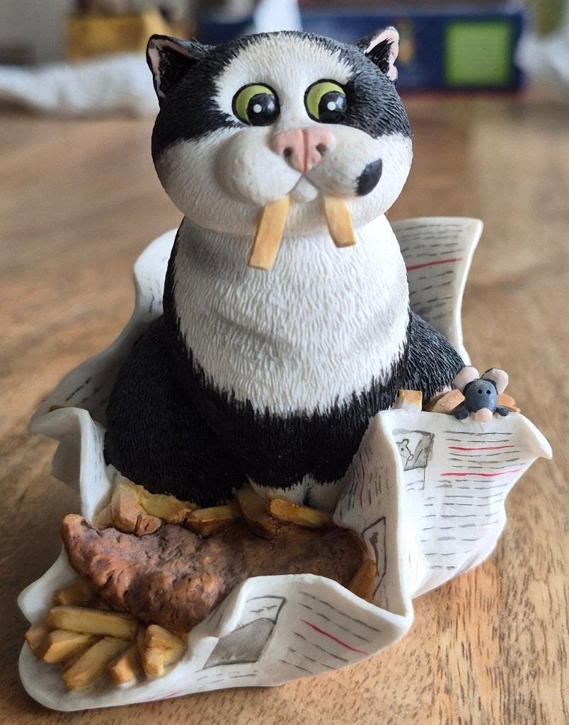 Zwart witte kat met patat  10x9x9 cm, Ophalen of Verzenden, Zo goed als nieuw, Dier