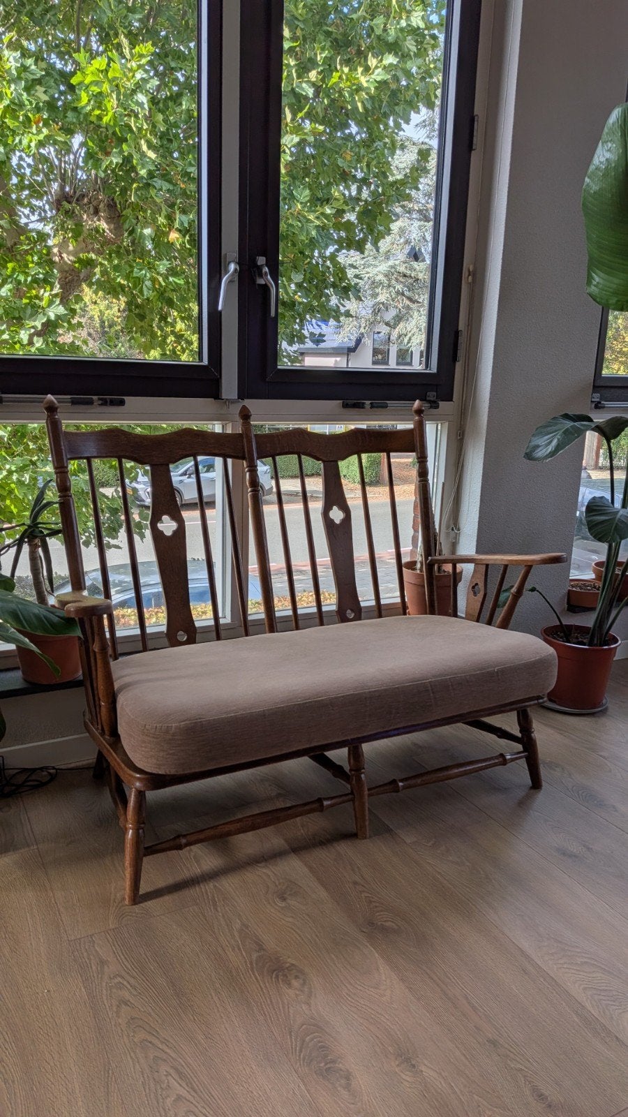 Vintage houten bankje met kussens, Ophalen